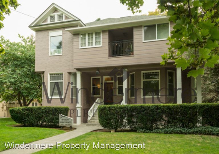 Primary Photo - 104 S Palouse St