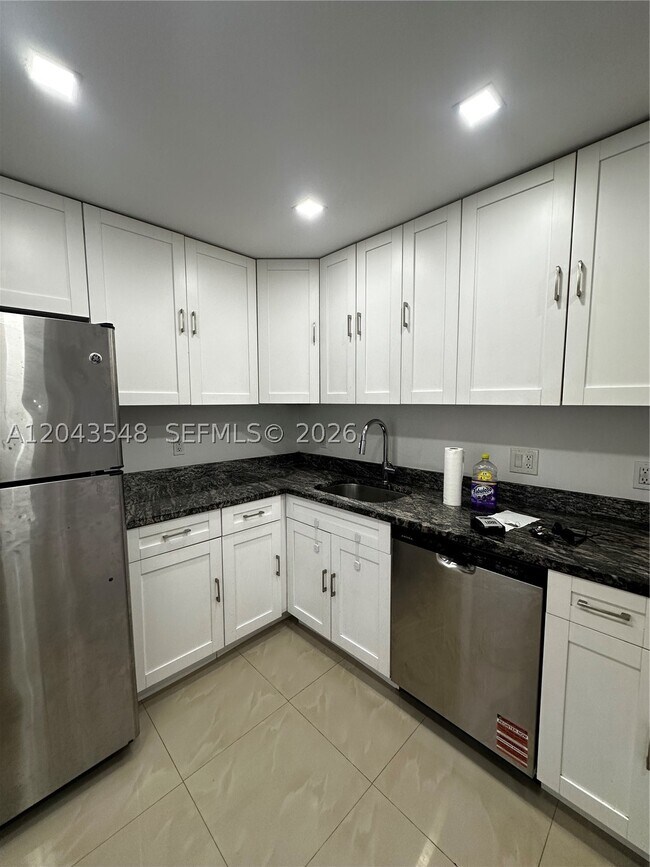 Foto del edificio - 3475 N Country Club Dr