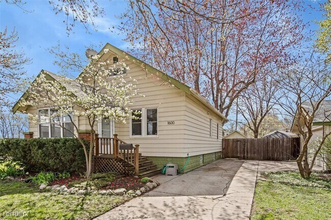 Building Photo - 3 br, 2 bath House - 1600 McLean Avenue