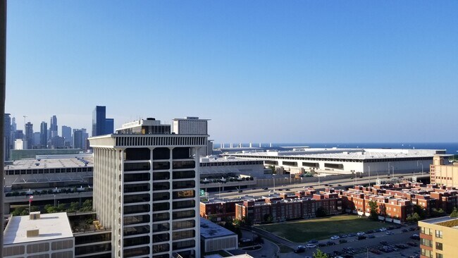 Foto del edificio - 2605 S Indiana Ave