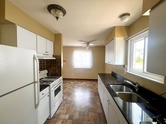 Foto del edificio - 4144 Norbert Ave