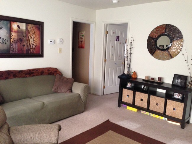 Living Rm - 129 Dewey Ave