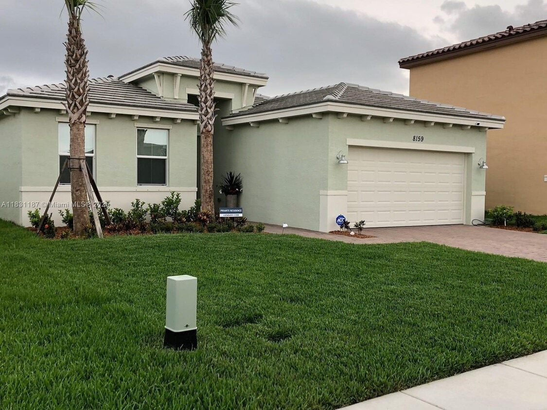 Foto principal - 8159 NW Greenbank Cir