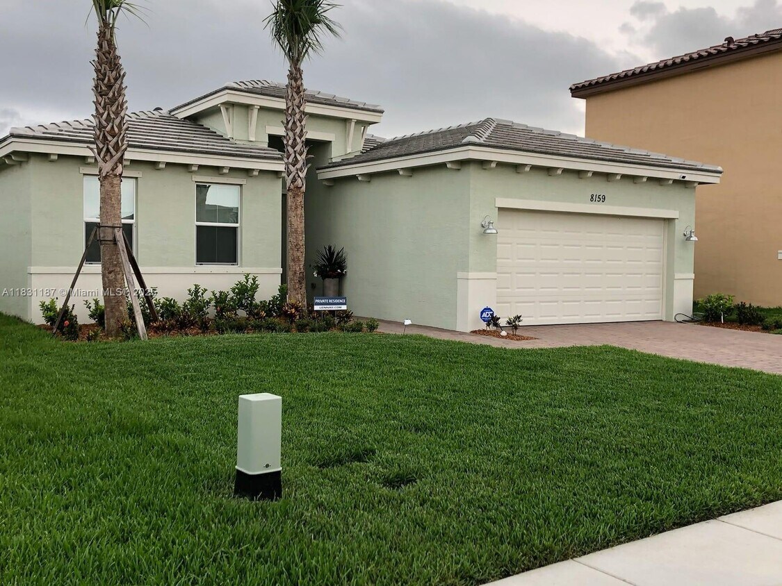 Primary Photo - 8159 NW Greenbank Cir