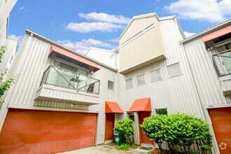 Building Photo - 822 Ruthven St