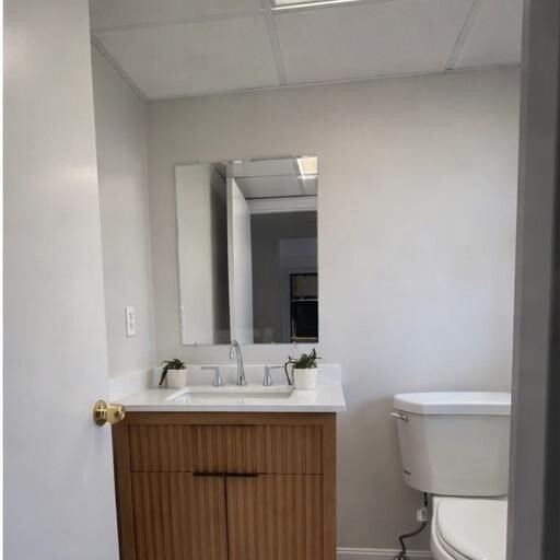 Foto del edificio - 2 Whalen Ln