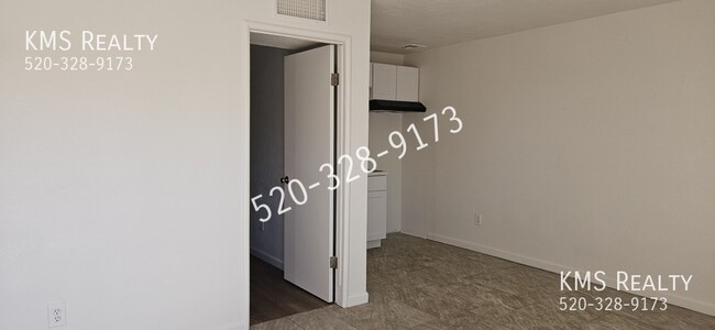 Foto del edificio - One bedroom one bath-759 E Pastime Rd-OWNE...