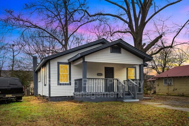 Foto del edificio - 1228 19th Pl SW