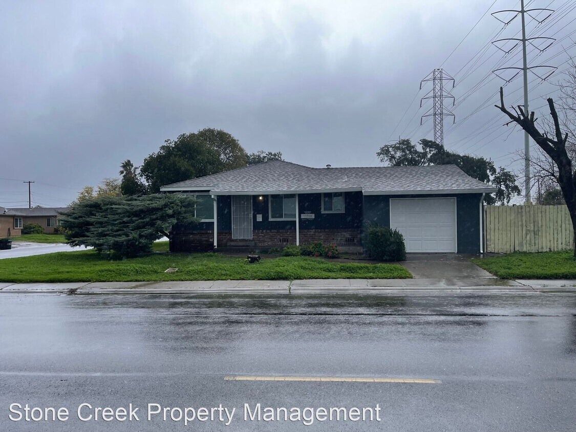 Primary Photo - 2 br, 1 bath House - 6431 Wire Dr.