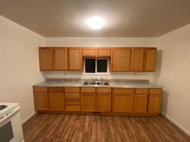 Kitchen - 802 Columbus Ave