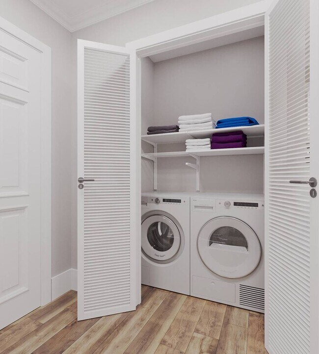 Interior Photo - 190 North Shore