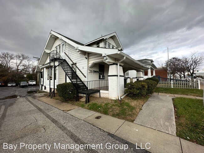 Foto del edificio - 1 br, 1 bath House - 5904 Harford Rd 2nd Flr