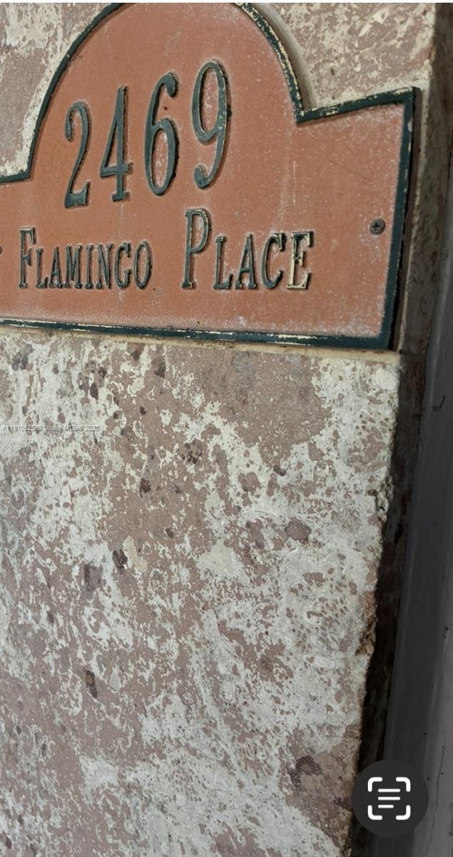 Foto del edificio - 2469 Flamingo Pl