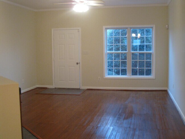 Building Photo - 4 Belhaven Dr