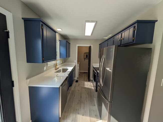 Foto del edificio - 4920 Peppertree Dr