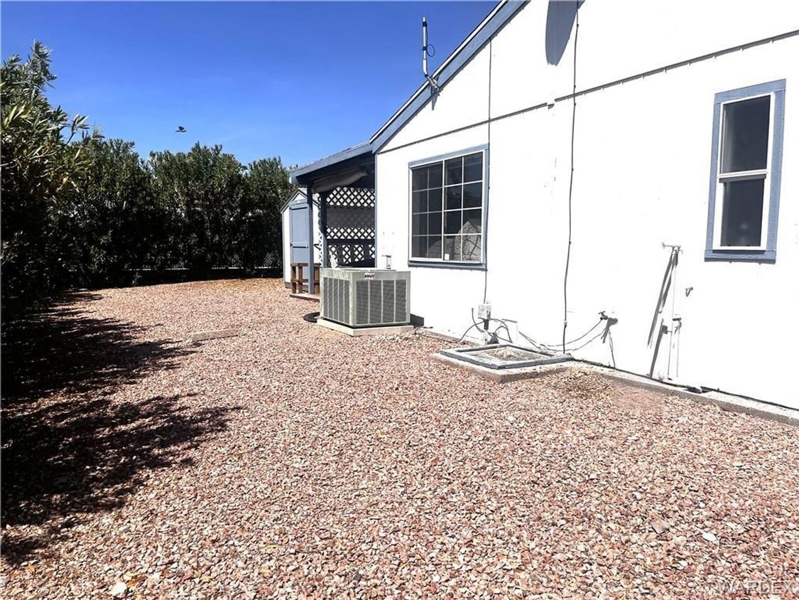 Building Photo - Clean 2 bedroom/2bth home in Sunrise Vistas