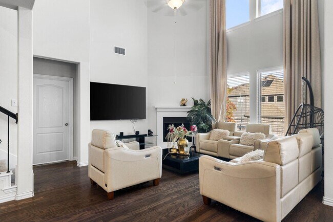 Foto del edificio - 444 Pheasant Hill Ln