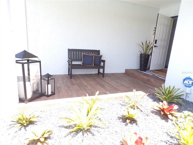Building Photo - 1802 Los Alamos Dr