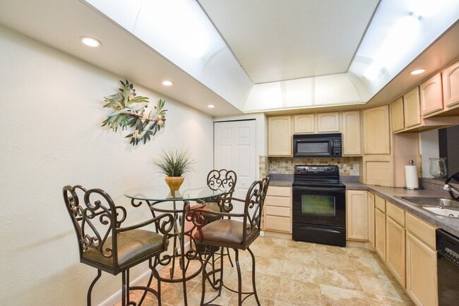 Building Photo - Beautiful 2 Bed 2 Bath Furnished Condo for Rent in Altamonte Springs, FL!