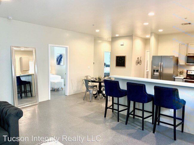 Foto del edificio - 1 br, 1 bath Room For Rent - 315 N. Park Ave.