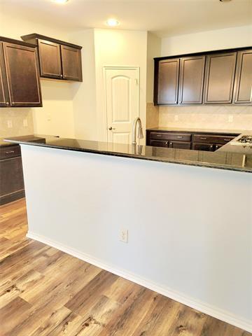 Foto del edificio - 633 Cherry Spring Dr