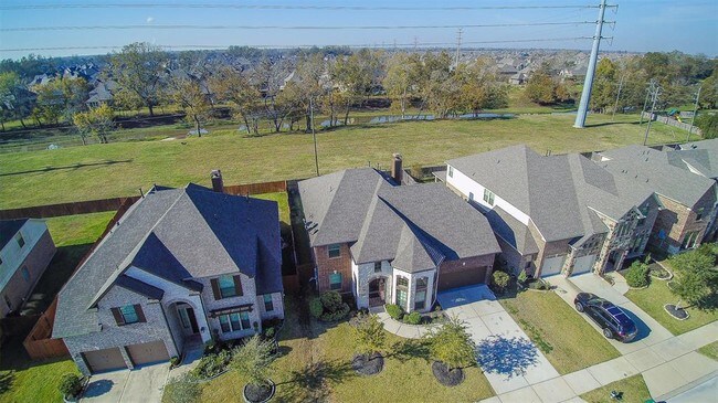Foto del edificio - 5826 Sydney Park Ln