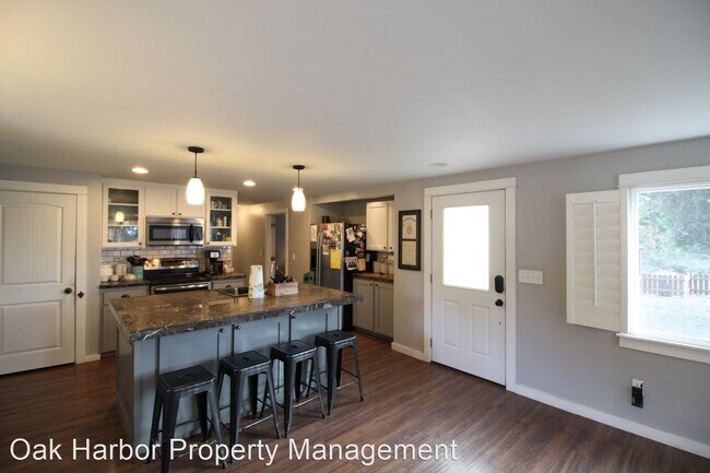 Building Photo - 4 br, 2 bath House - 704 Banta Road