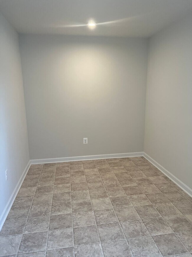 Foto del edificio - Sought After Pendleton Subdivision