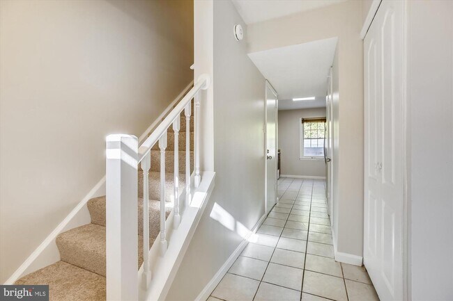 Foto del edificio - 17 Ingleside Ct