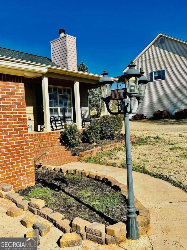 Building Photo - 5472 Riverchase Dr