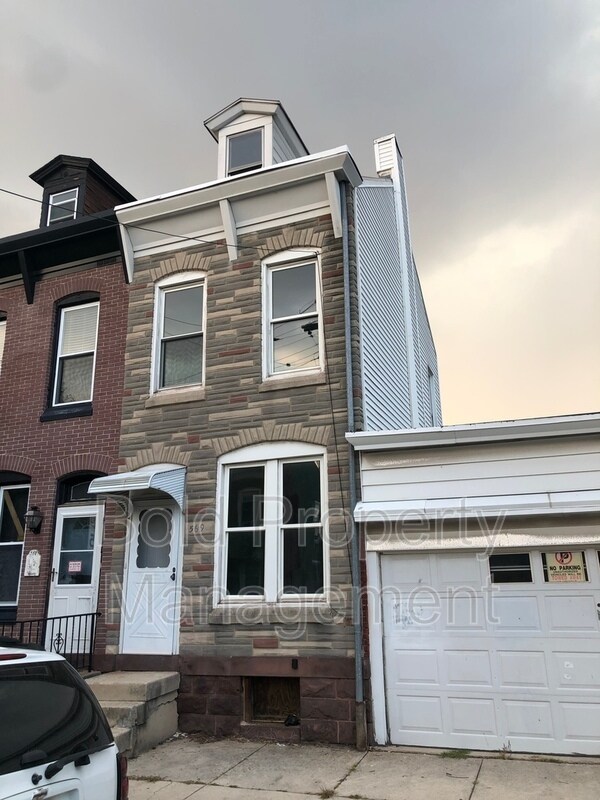 Foto principal - 569 W Douglass St