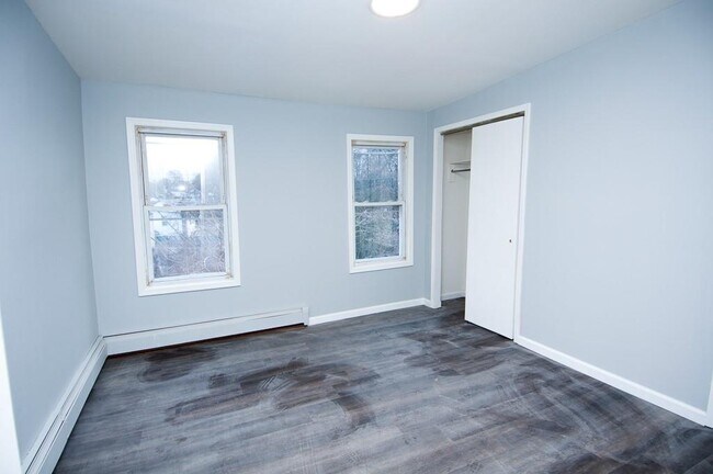 Building Photo - 308 Broad St