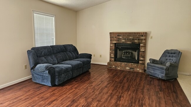 Foto del edificio - 713 Mill Creek Rd