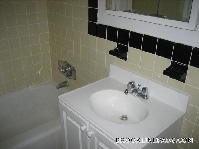 Foto del edificio - 213 Gerry Rd