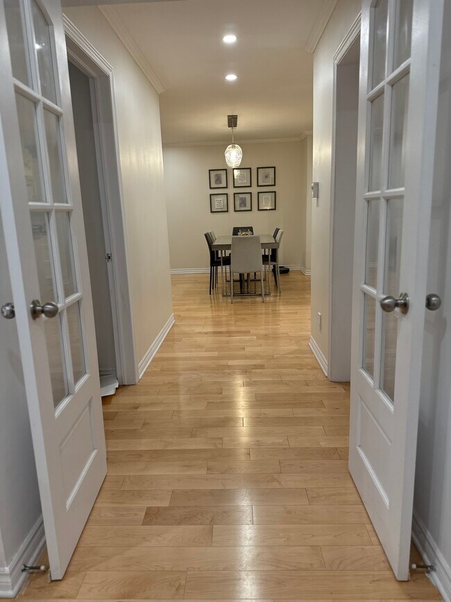 Building Photo - 5282 Rue Du Sureau