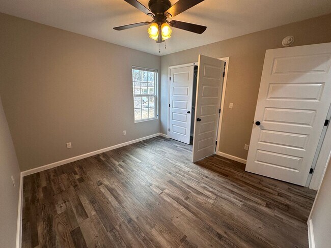 Foto del edificio - 3 Bed 2 Bath New Construction Brick Home