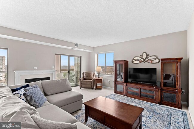 Foto del edificio - 19375 Cypress Ridge Terrace