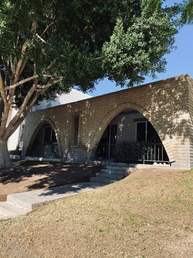 Building Photo - 7724 E Lewis Ave