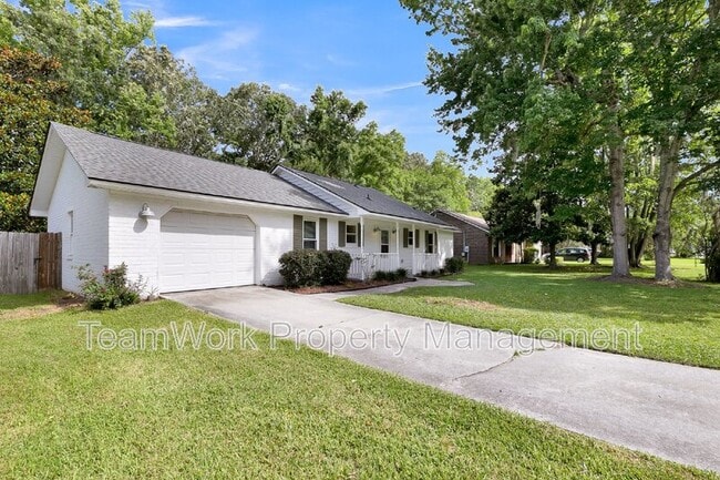 Building Photo - 2134 Vespers Dr