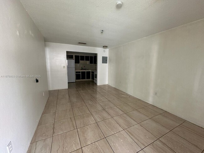 Building Photo - 6040 SW 26th St
