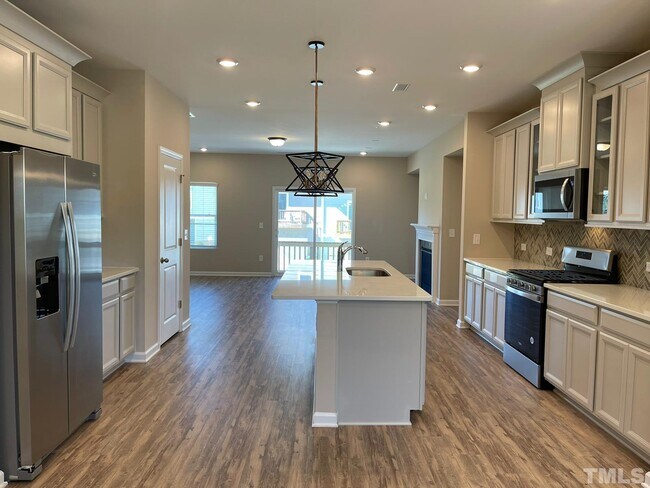 Foto del edificio - 4019 Mahal Ave