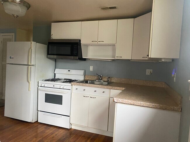 Foto del edificio - 7606 Seven Mile Ln