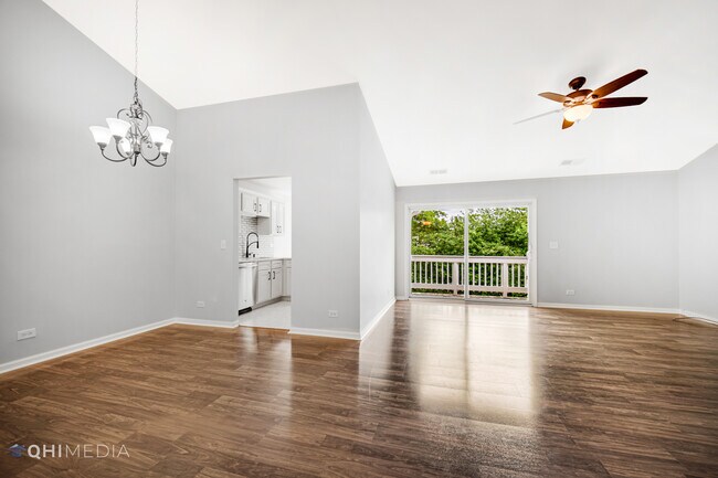 Building Photo - 215 Norfolk Ct