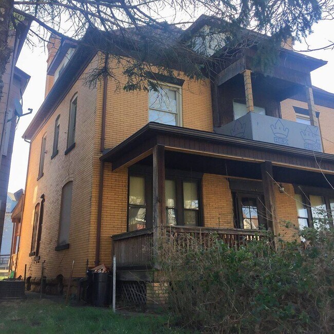 Building Photo - 511 Race St