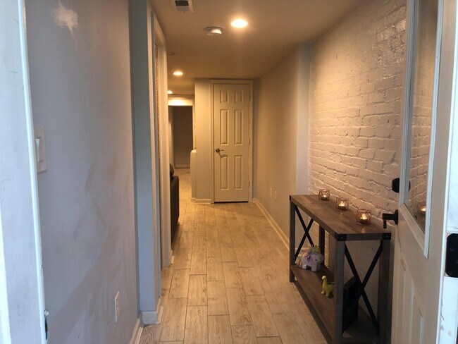 Foto del edificio - 912 1/2 Shepherd St NW