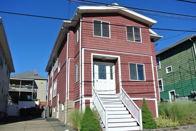 Building Photo - 33 Fairfax St