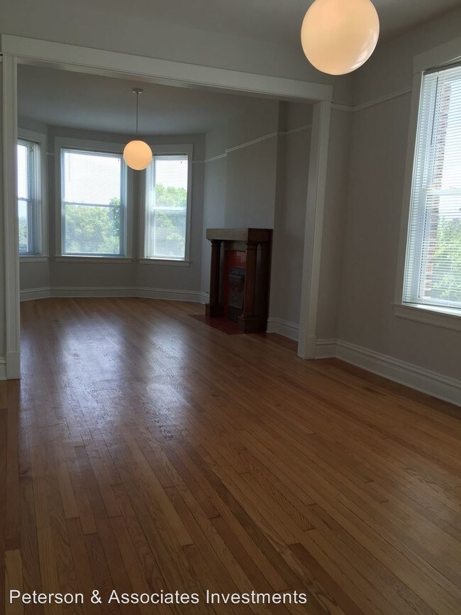 Foto del edificio - 1318 N Kedzie Ave