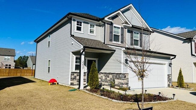 Building Photo - 2237 Bethpage Dr
