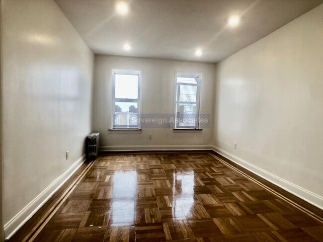 Building Photo - 175 Pinehurst Ave