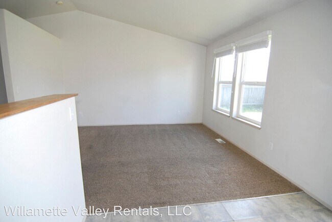 Foto del edificio - 462-464 Hummingbird St SE